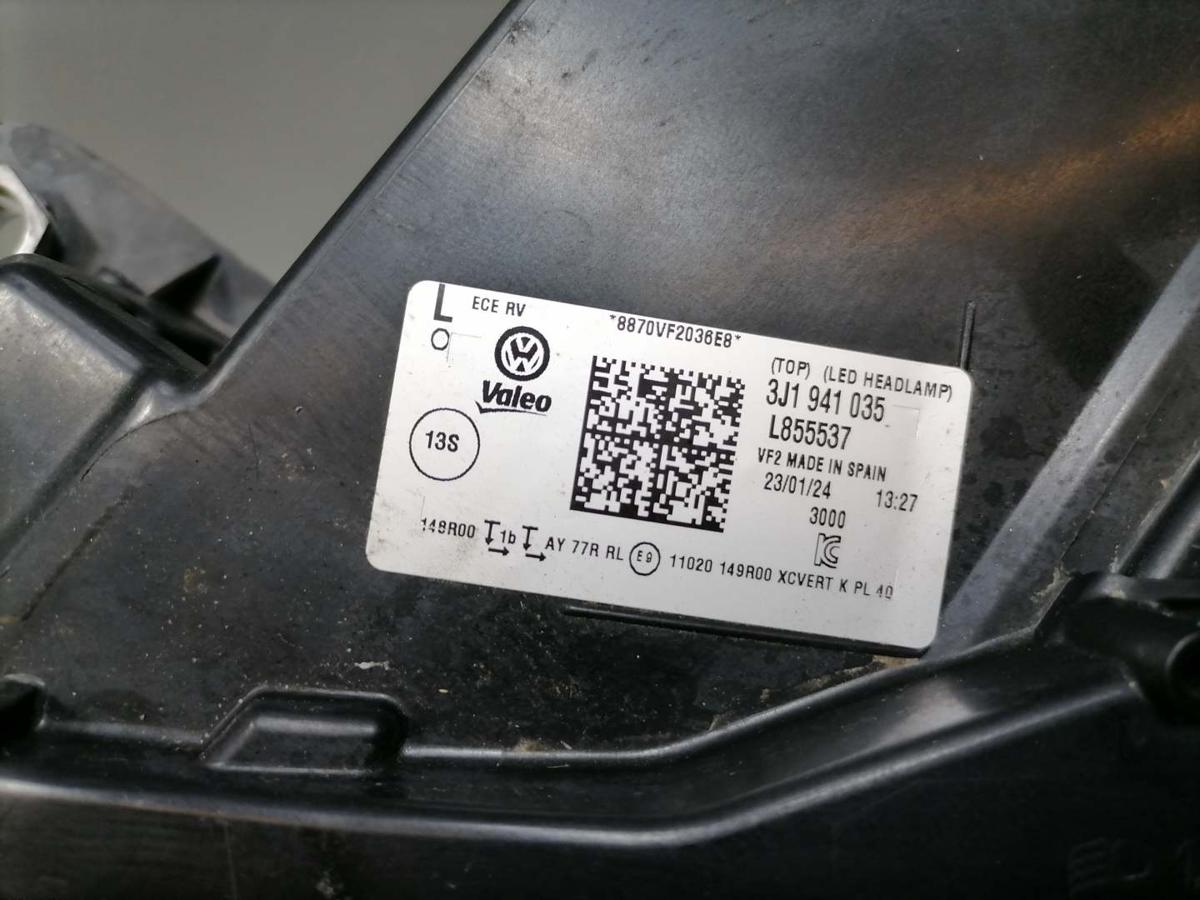 VW Passat B9 original Scheinwerfer links LED Bj.2024